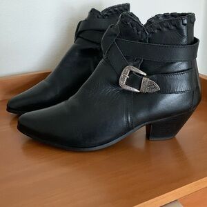 Dingo Leather Western Ankle Boot - Women’s Size 9 - Silver Buckle